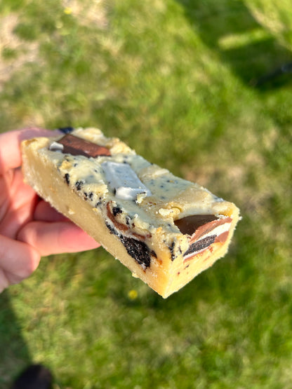 Oreo Cookies and Cream blondie