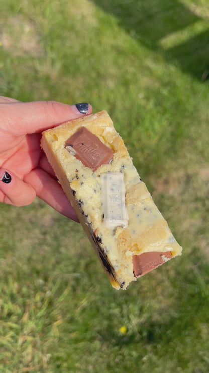 Oreo Cookies and Cream blondie